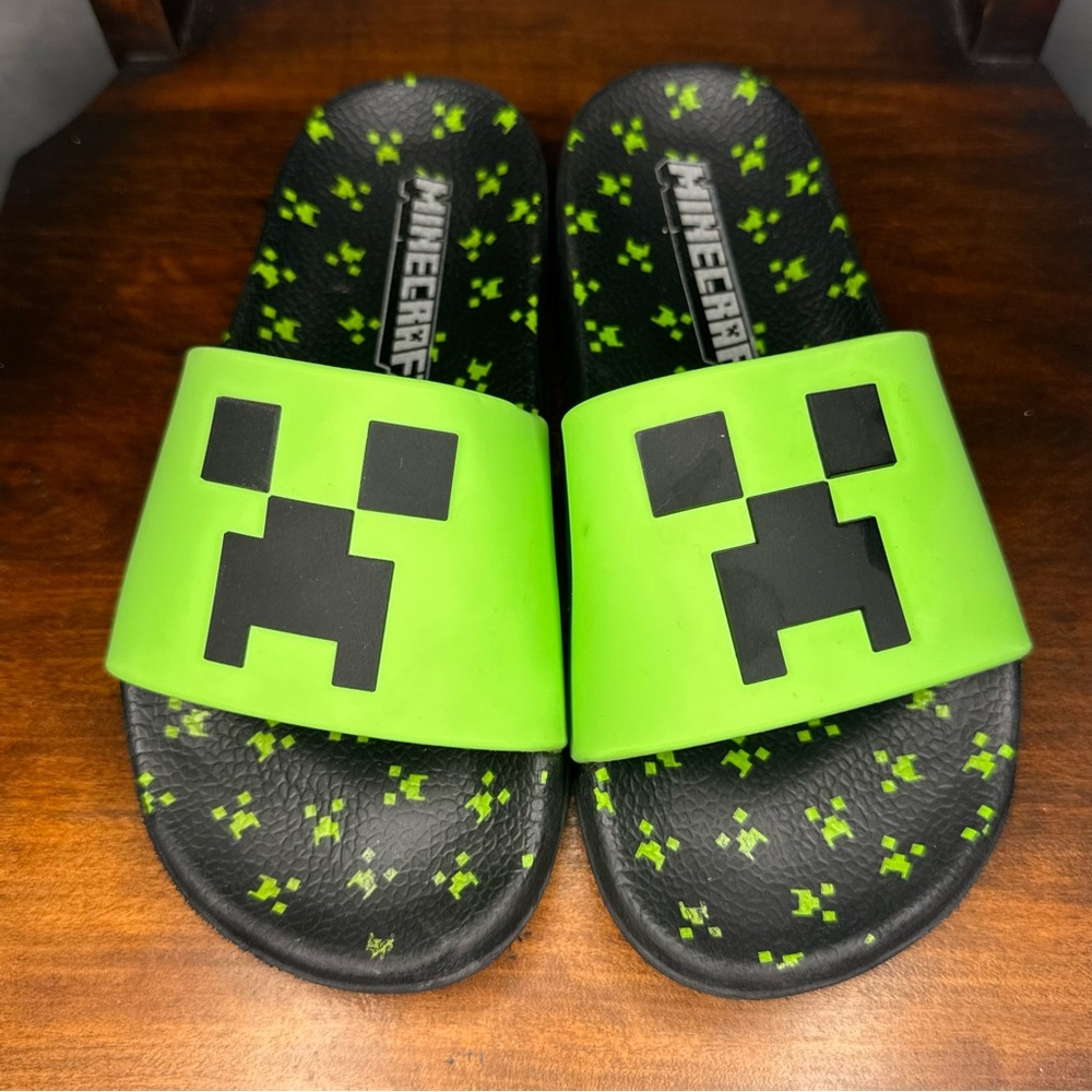 Minecraft Big Kids Slides/ Sandals Lime Green And Black Size 12-13